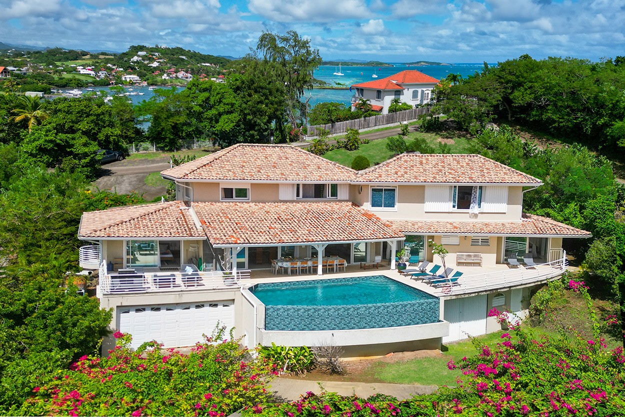 La BELLE VILLA du François Location Martinique le Cap Est Ponton piscine vue mer 5 Ch