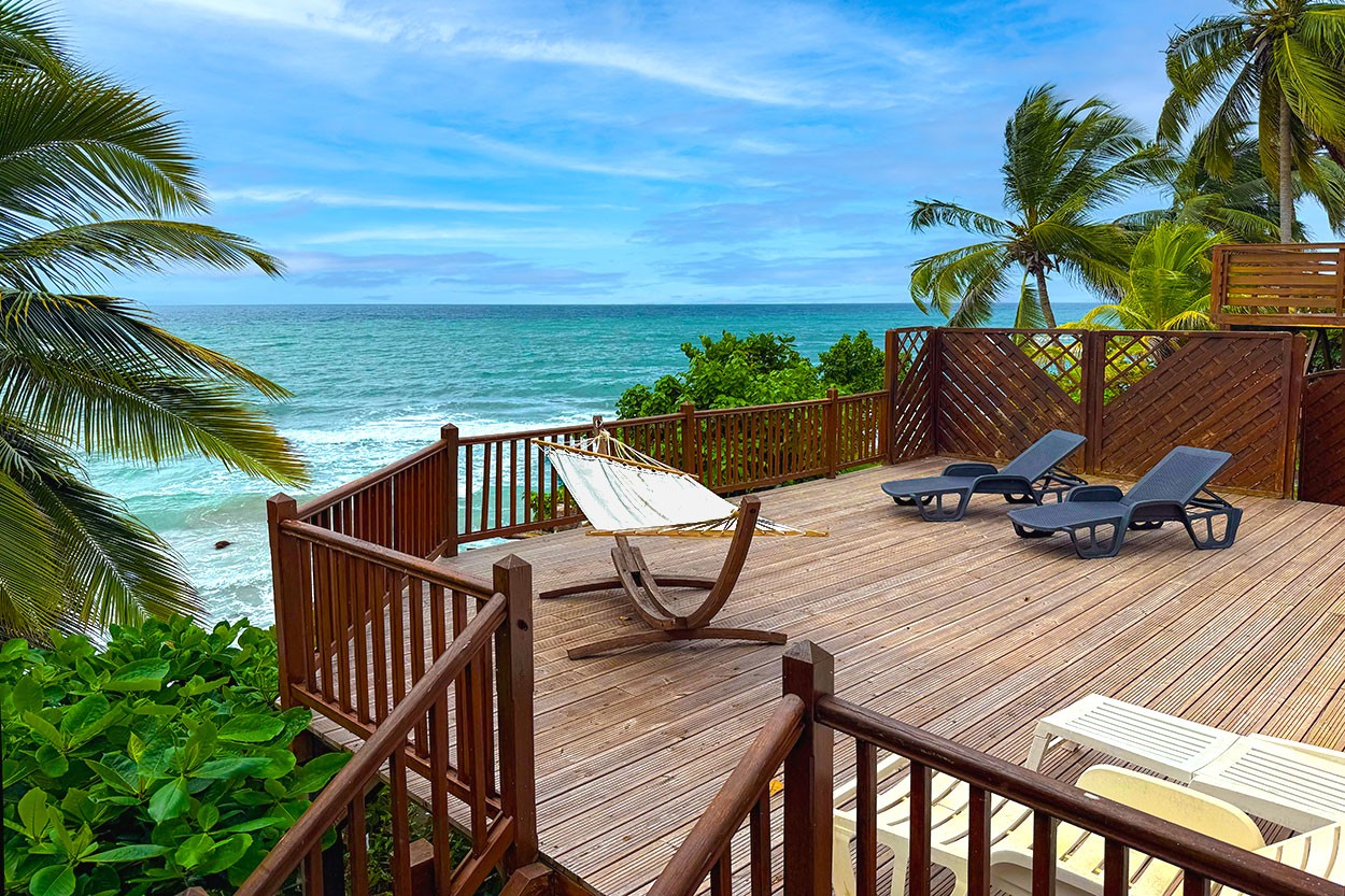 La TERRASSE F5 location Martinique vue mer plage 50 m - le Diamant