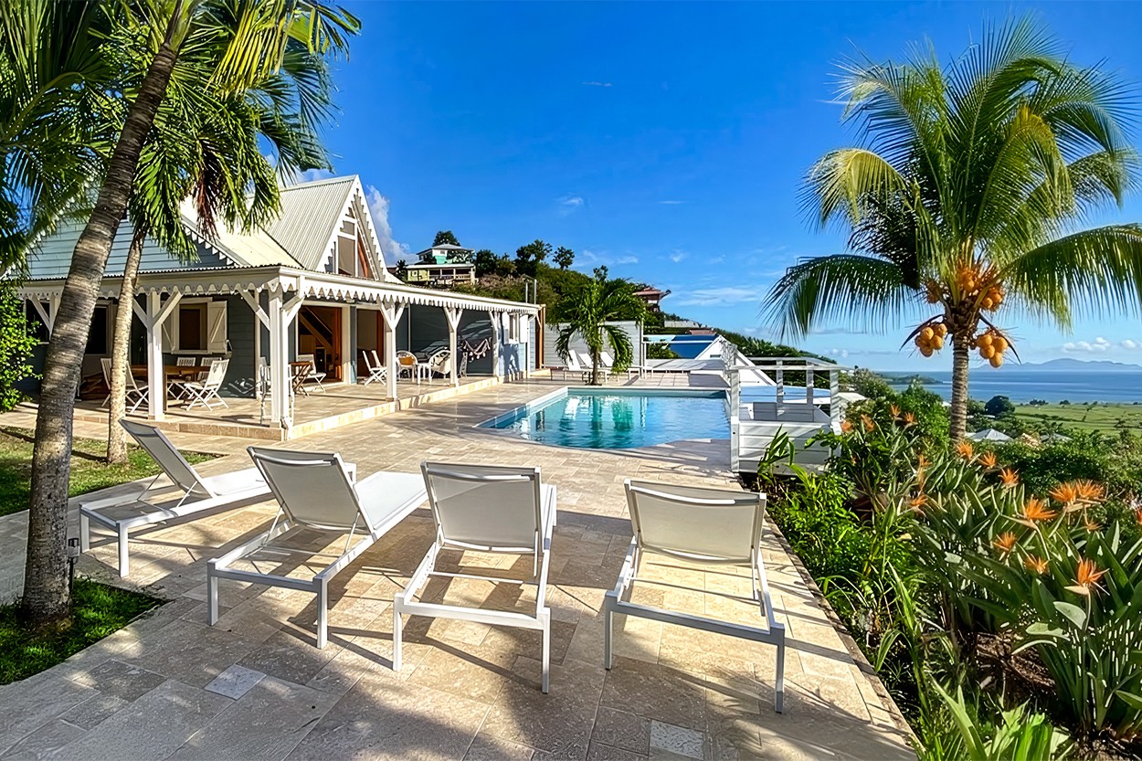 Grande belle Villa SUD TURQUOISE Martinique 5 chambres piscine vue mer Rocher du Diamant