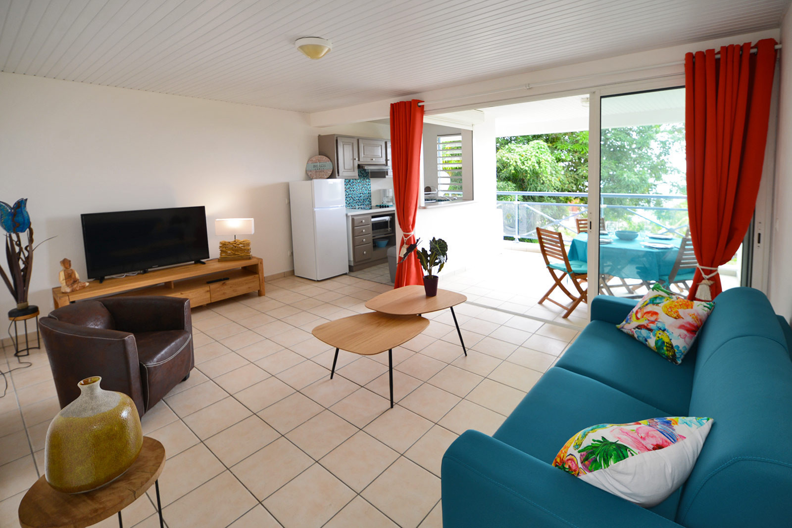 MAGALI F2 location le Diamant Marinique vue mer