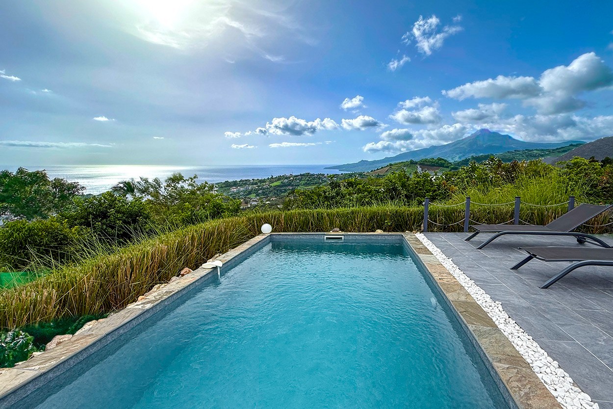 La Petite Maison du Carbet location Martinique vue mer et Montagne Pelée