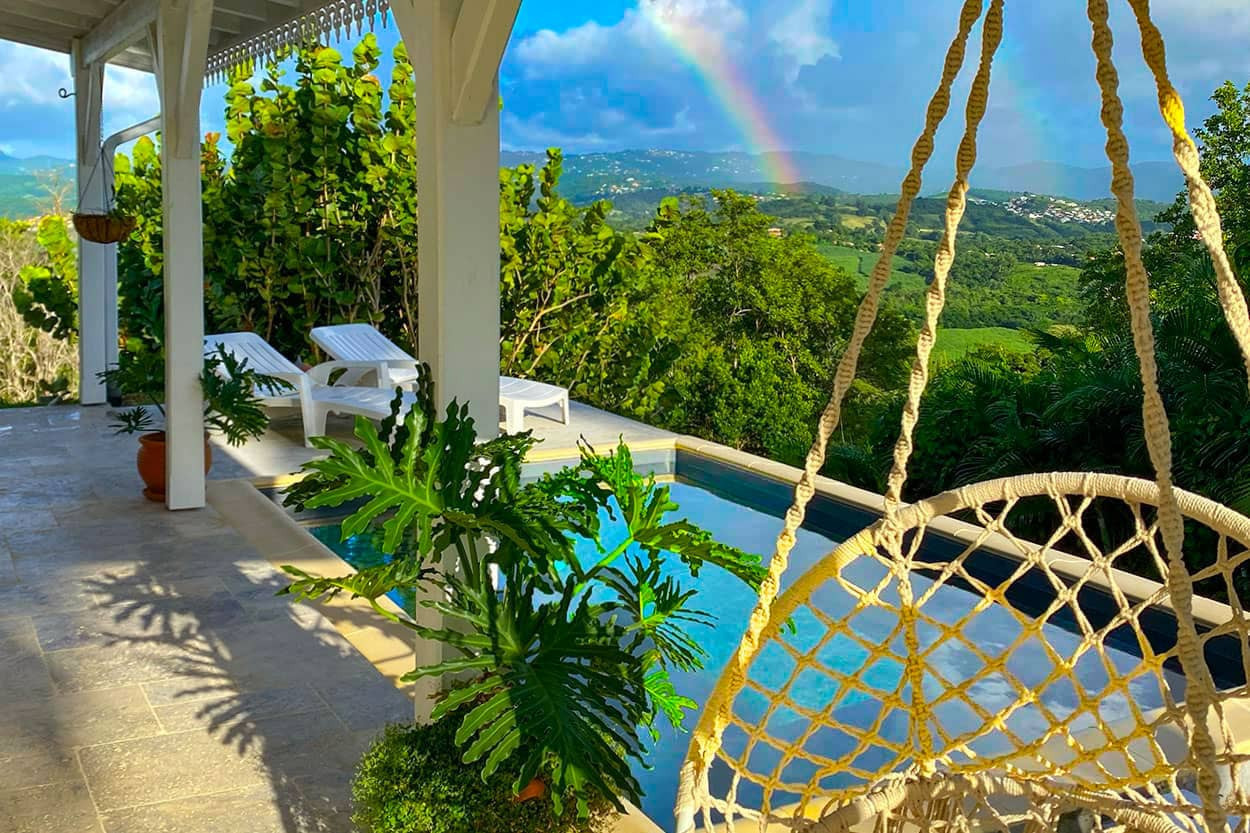 Location FLEURY Sud Martinique piscine vue mer charme et confort Rivière Salée