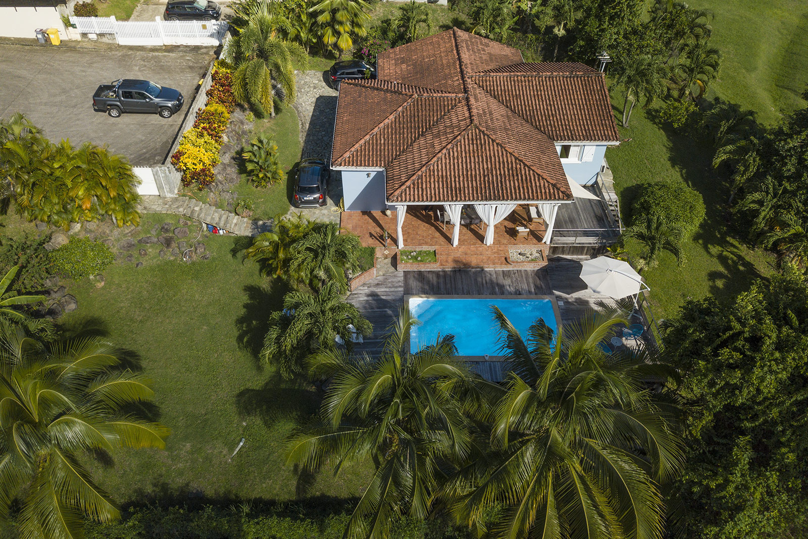 Villa LA SAGESSE location Sainte Luce Martinique piscine et jardin
