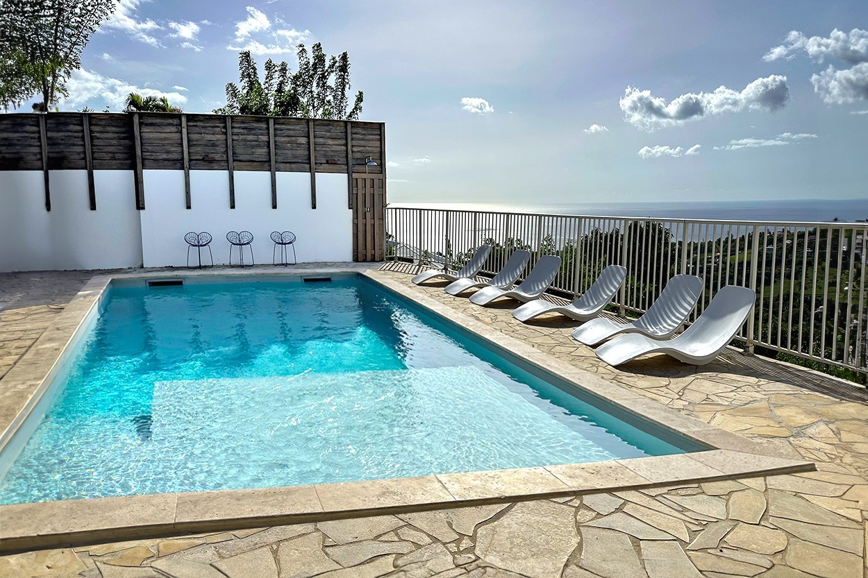 La Maison de l'Architecte Location villa de charme le Carbet 2 piscines 3 chambres vue mer