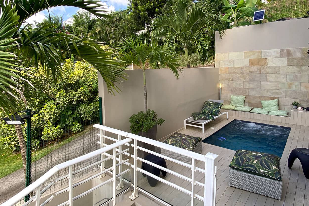 La COTE location T3 Martinique vue mer le Diamant piscine