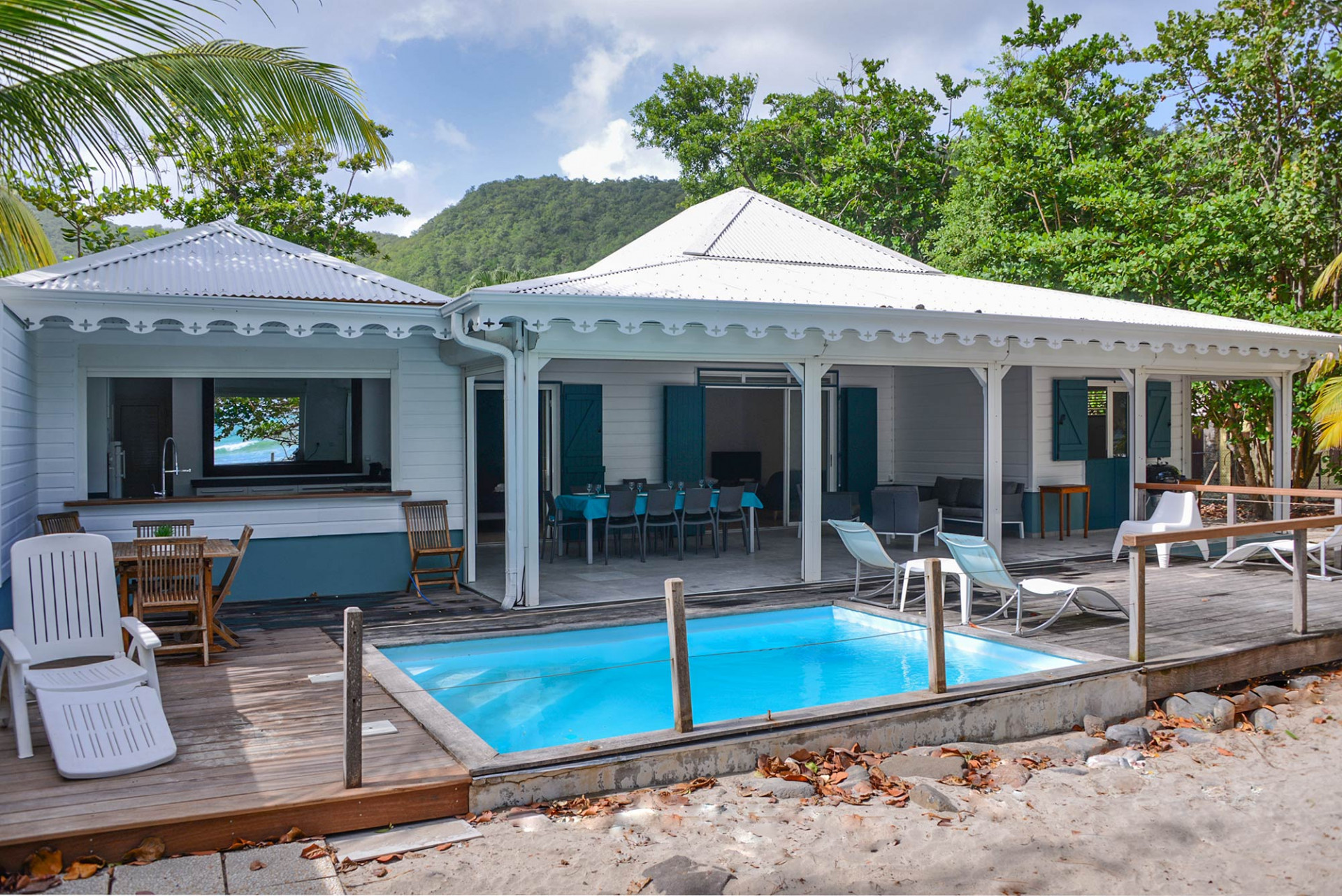 VILLA DU ROCHER le Diamant location luxe sur la plage avec piscine
