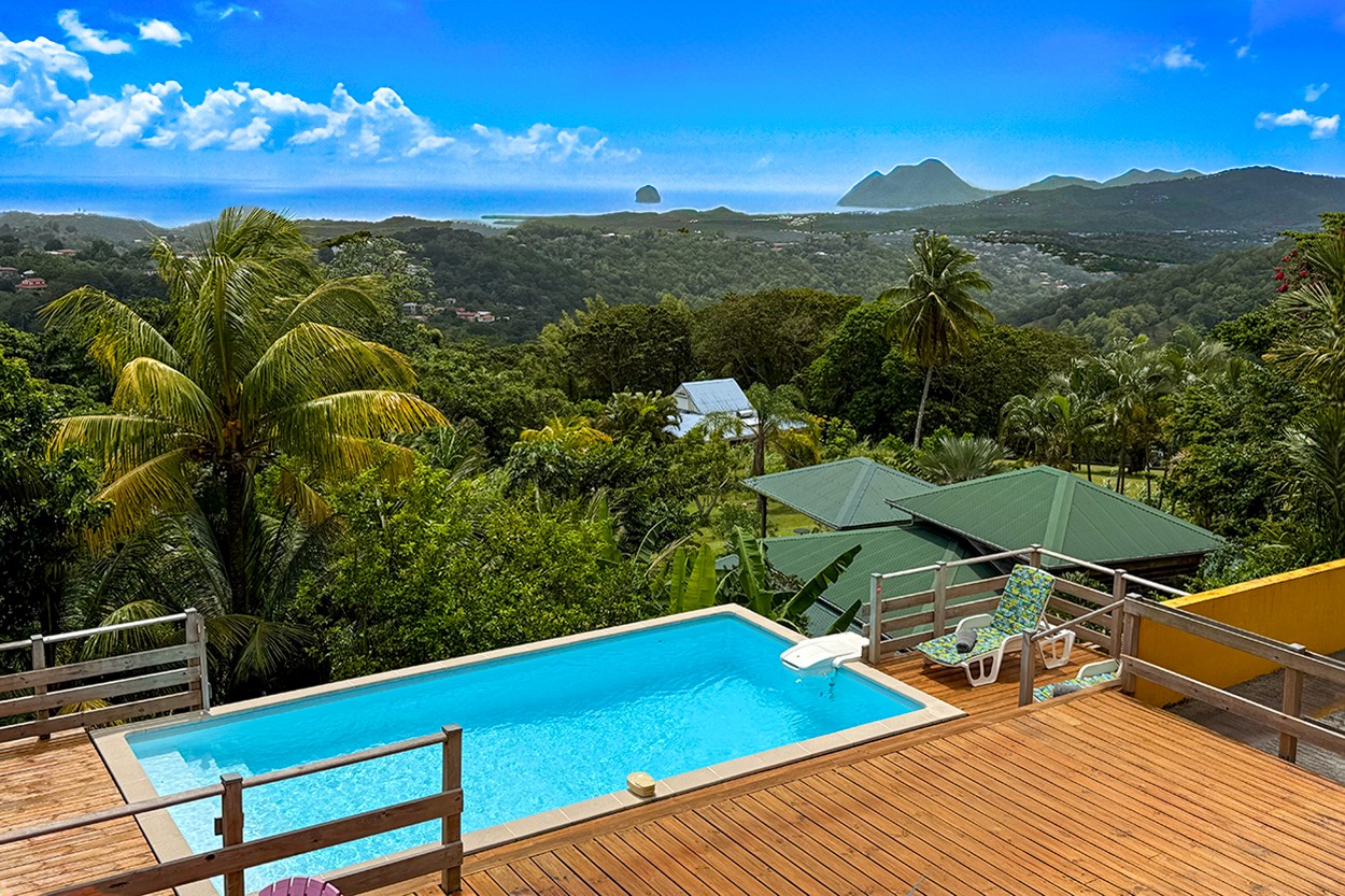 Les hauts de Rivière-Salée location villa Martinique 5 chambres piscine vue mer