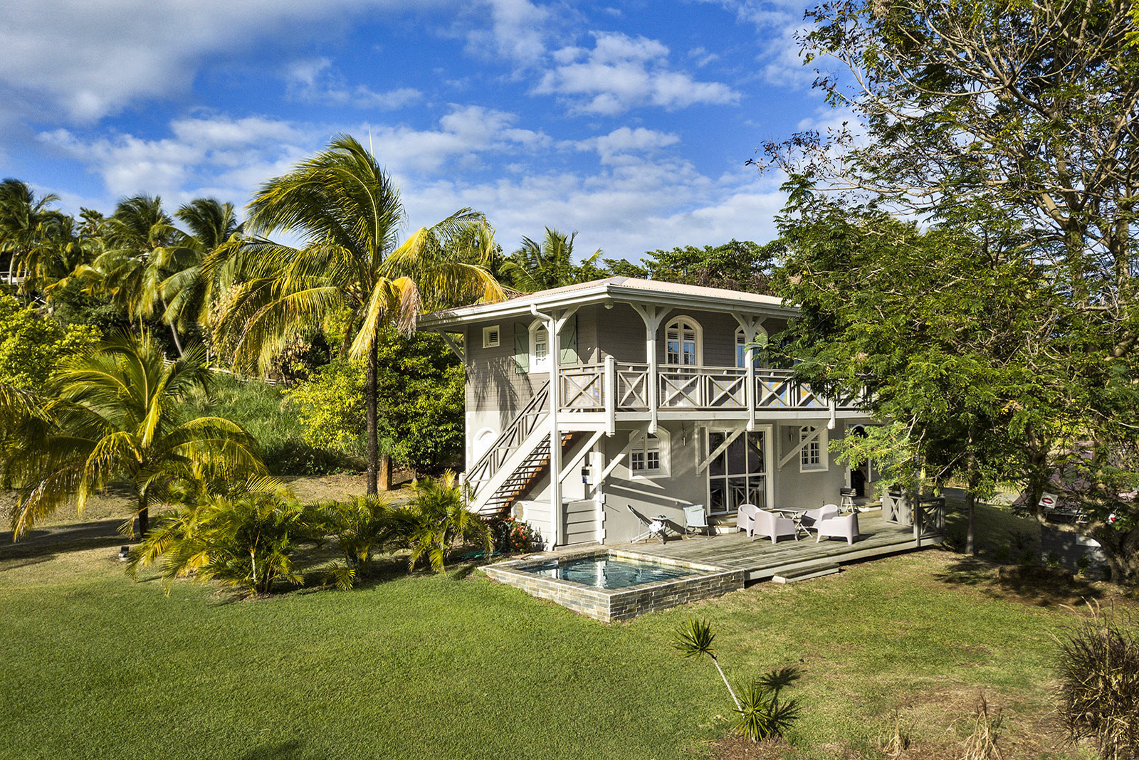 VILLA des MENHIRS Location Martinique Cap Est piscine le François