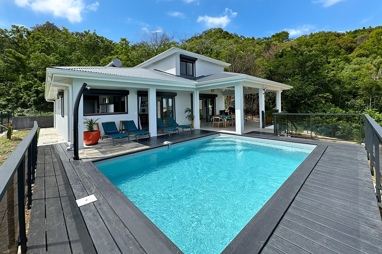 Location Martinique Belle Villa Diamant Bleu Piscine vue Mer