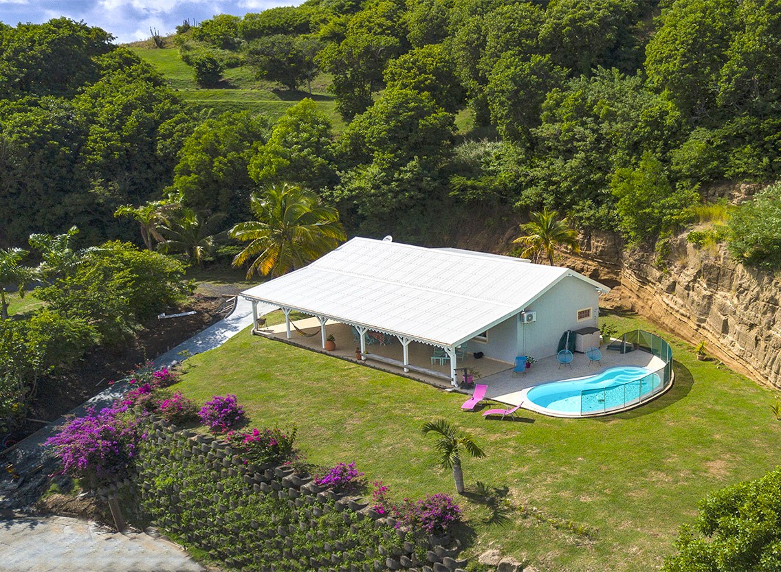 Villa PINSONNELLE le Cap Est Location Martinique superbe vue mer piscine le François