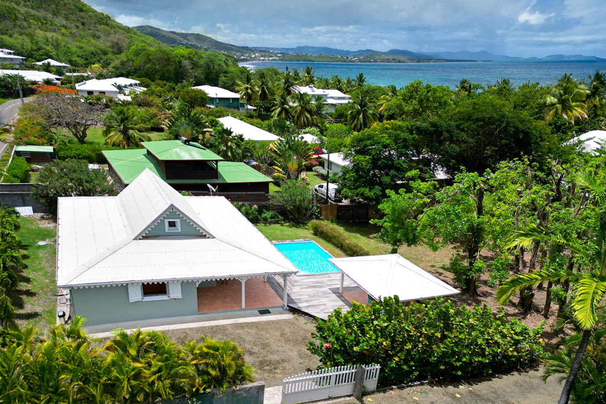 Villa ROSE du Diamant location bord de plage Martinique