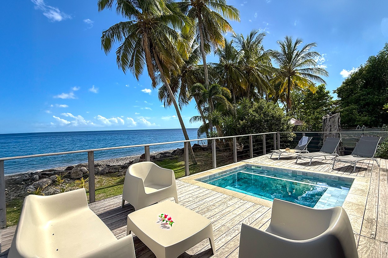 Villa SAINTE PHILOMENE Location Martinique 10 P. sur la plage à Saint-Pierre