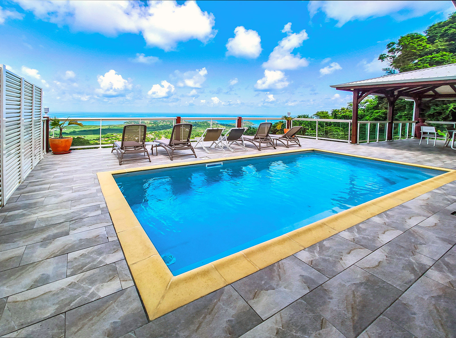 CAFE CREOLE Villa de luxe location Martinique le Vauclin piscine vue mer