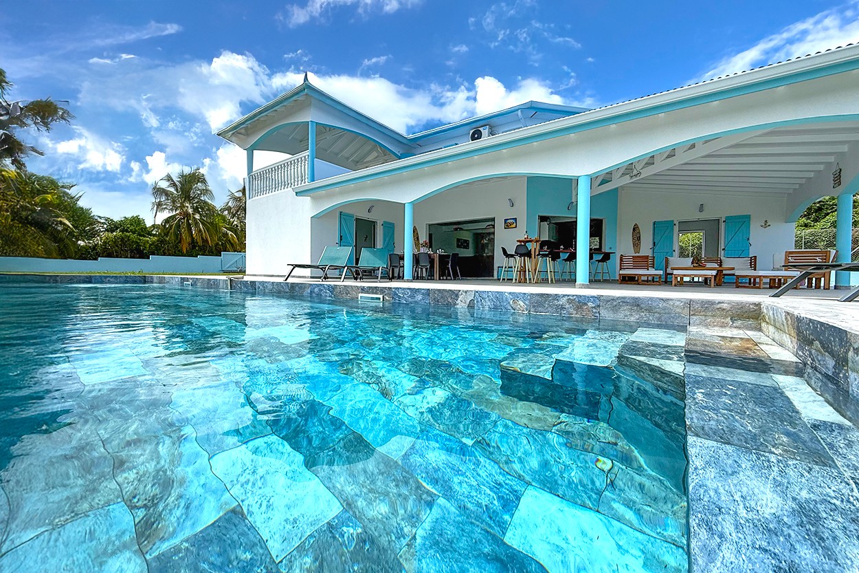 La PISCINE Location Villa Martinique 5 chambres le vauclin vue mer