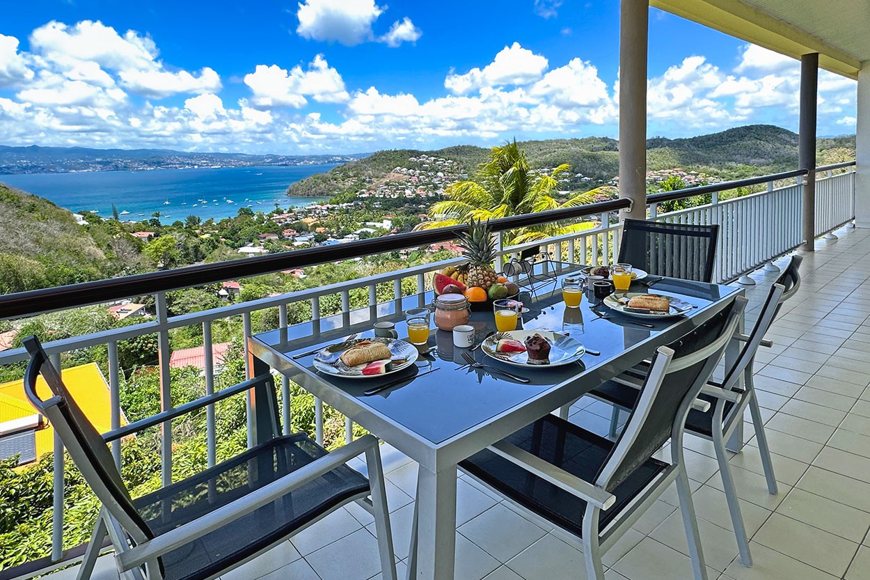 La Baie PASSE MON TEMPS Appartement T3 location Trois Ilets Martinique Vue Mer