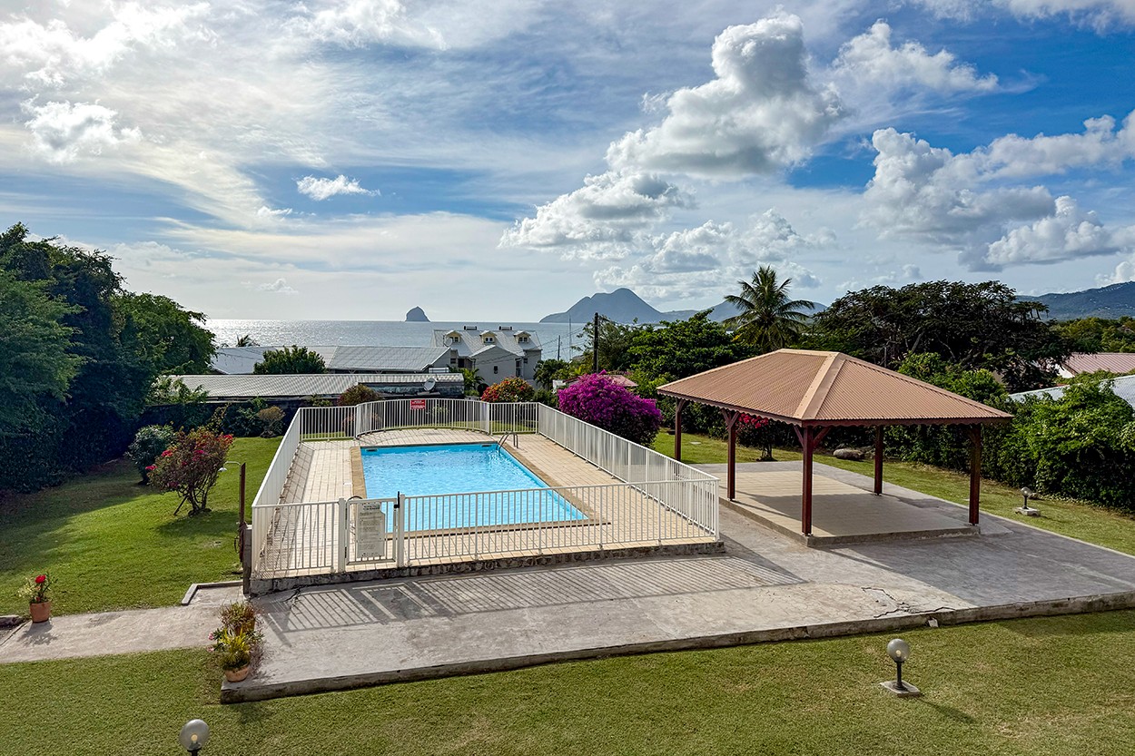 Location Studio Sainte-Luce Martinique, piscine vue mer