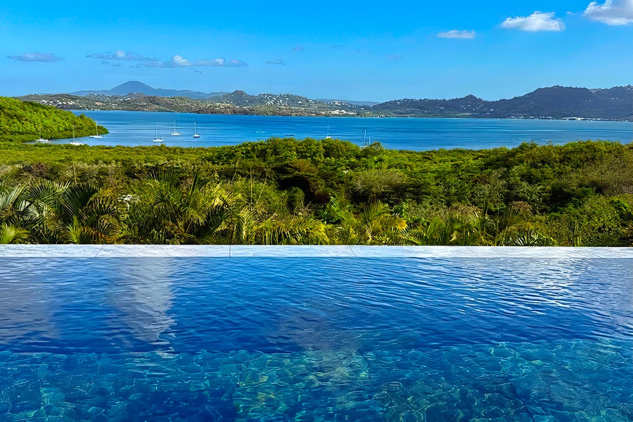 Maé Villa de luxe Martinique le Robert piscine vue mer