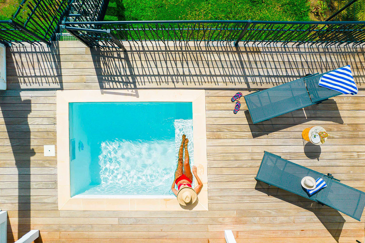 Appartement le ROBERT - I- Location Martinique T3 piscine privée ponton accès mer